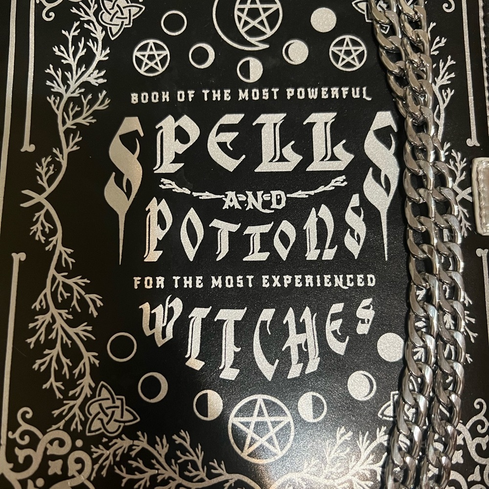 Hocus Purse